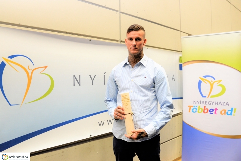 Bajnokok fala 2 - fotó Trifonov Éva