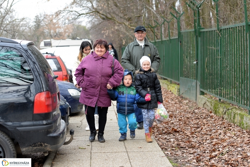 100 forintos nap az Állatparkban - fotó Trifonov Éva