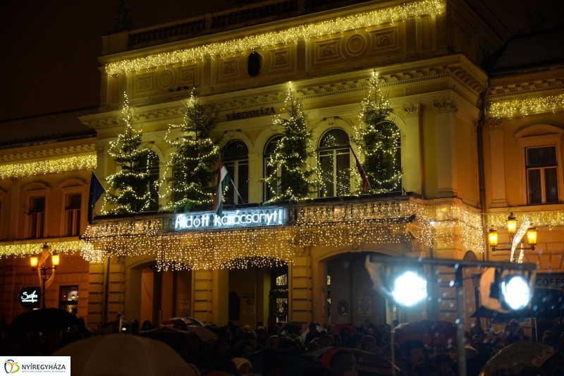 Kigyultak az adventi fények Nyíregyházán - fotó Trifonov Éva