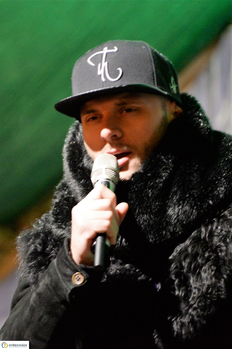 Kigyultak az adventi fények Nyíregyházán - fotó Trifonov Éva