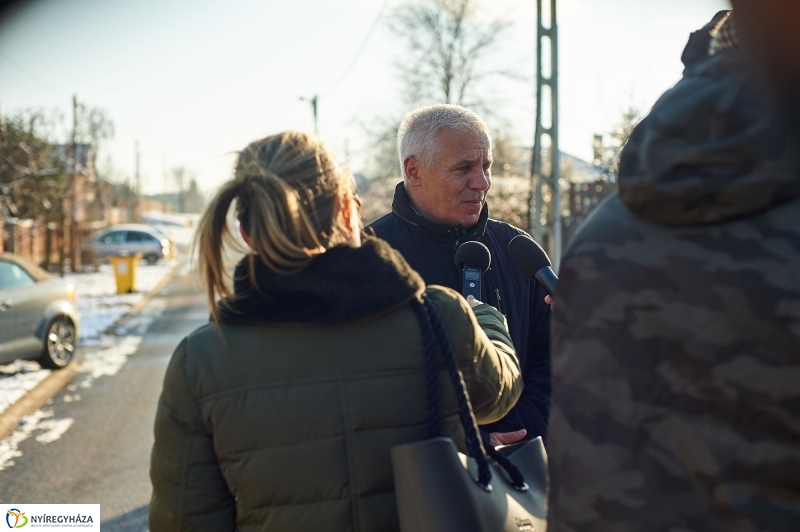 Aszfaltozták az Ösvény utcát - fotó Szarka Lajos
