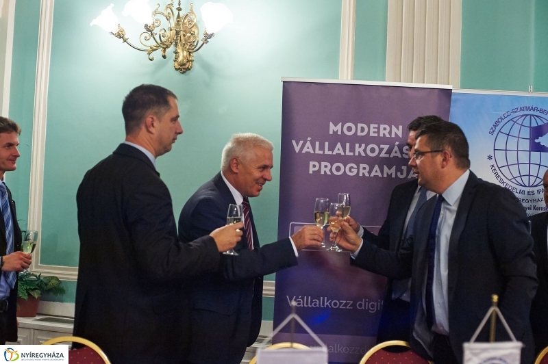 TOP 100   2017 - fotó Szarka Lajos