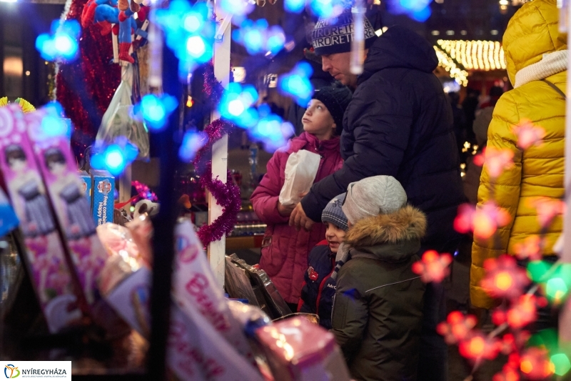 Advent remény gyertyája - fotó Szarka Lajos