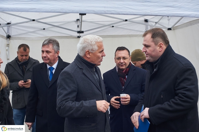 Mező utcai csomópont átadása - fotó Szarka Lajos