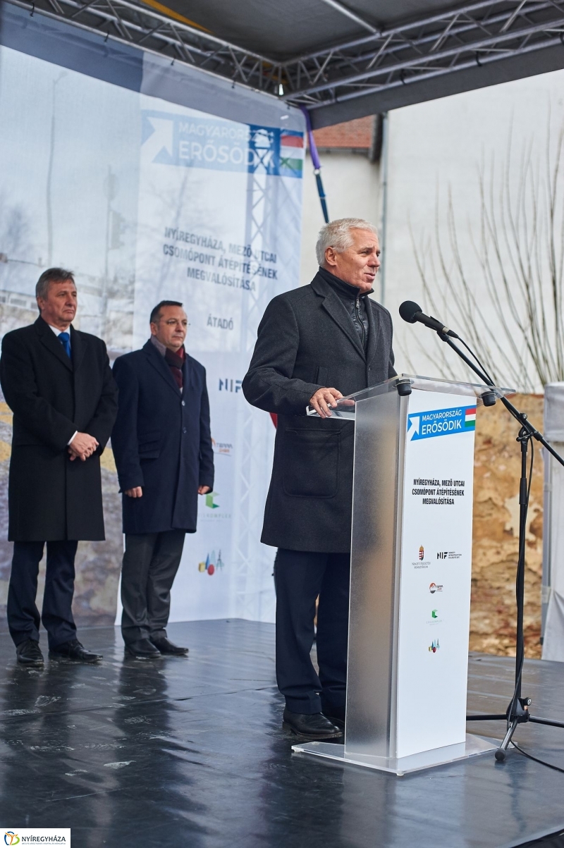 Mező utcai csomópont átadása - fotó Szarka Lajos