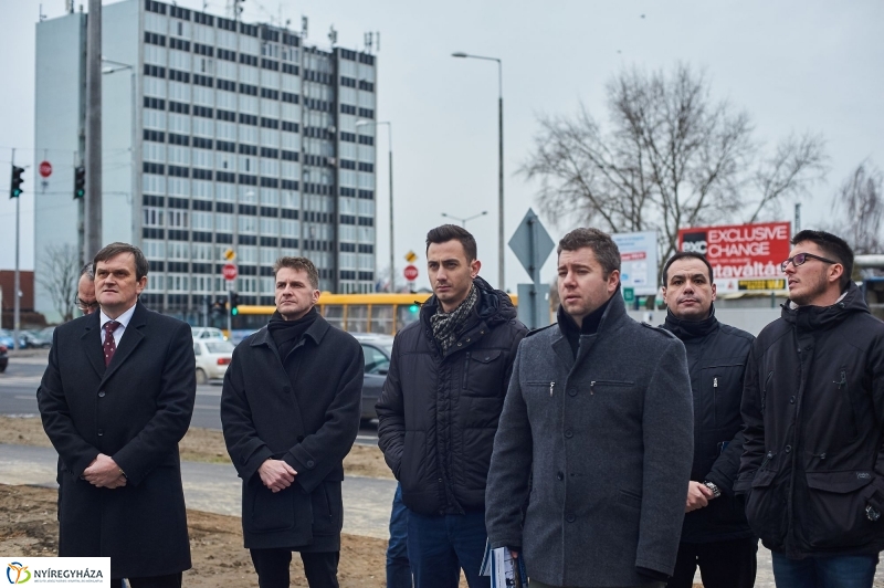 Mező utcai csomópont átadása - fotó Szarka Lajos