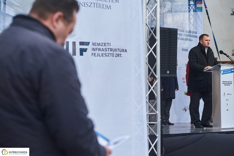 Mező utcai csomópont átadása - fotó Szarka Lajos