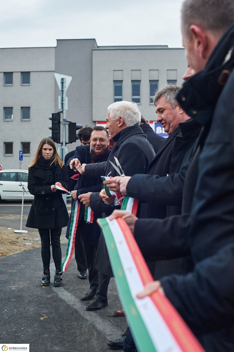 Mező utcai csomópont átadása - fotó Szarka Lajos