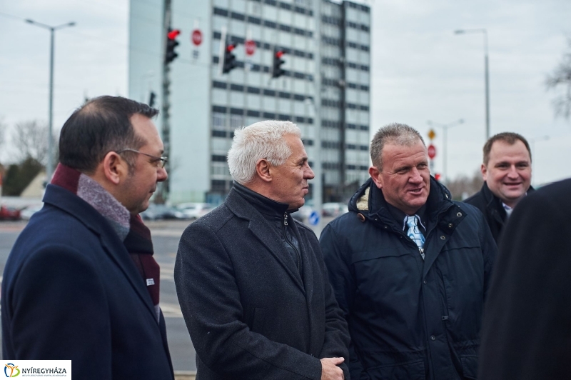 Mező utcai csomópont átadása - fotó Szarka Lajos