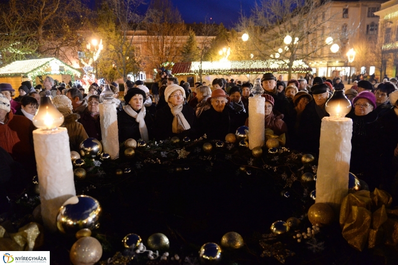 Advent harmadik vasárnapja a Kossuth téren - fotó Trifonov Éva