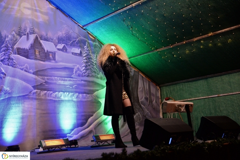 Advent harmadik vasárnapja a Kossuth téren - fotó Trifonov Éva