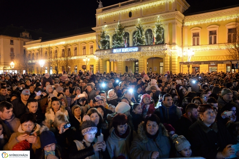 Advent harmadik vasárnapja a Kossuth téren - fotó Trifonov Éva