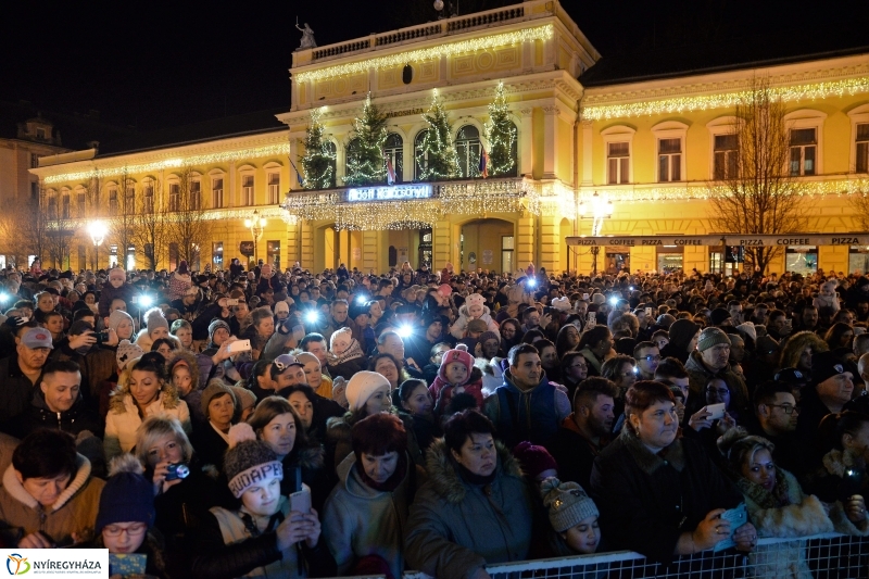 Advent harmadik vasárnapja a Kossuth téren - fotó Trifonov Éva