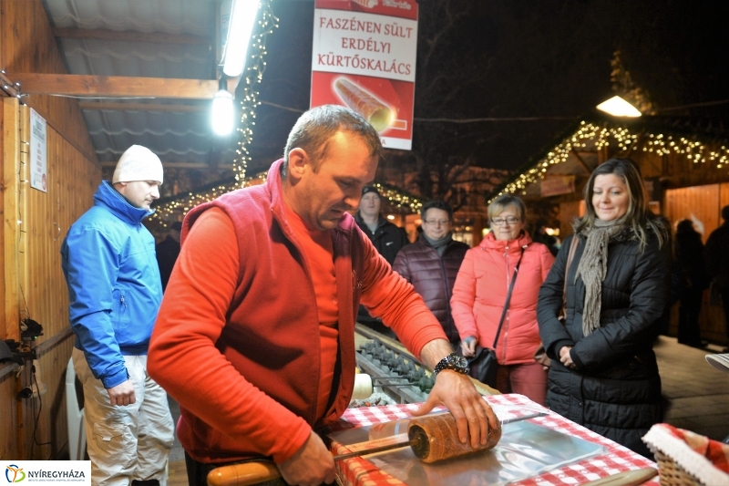 Advent harmadik vasárnapja a Kossuth téren - fotó Trifonov Éva