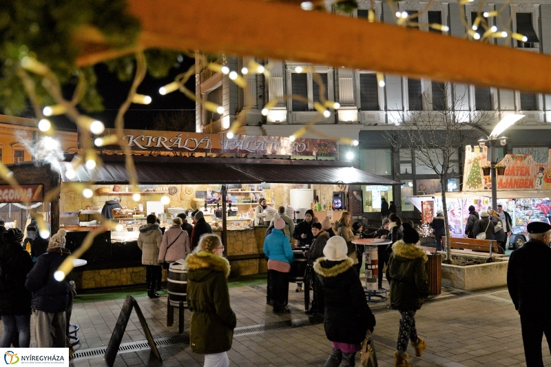Advent harmadik vasárnapja a Kossuth téren - fotó Trifonov Éva