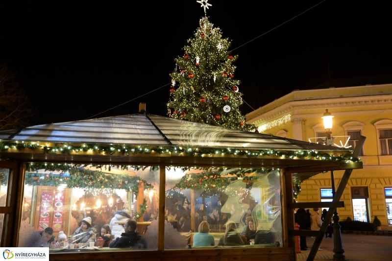 Advent harmadik vasárnapja a Kossuth téren - fotó Trifonov Éva