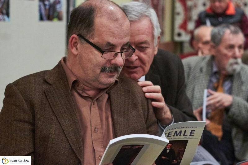 Megjelent a megyei Szemle - fotó Szarka Lajos