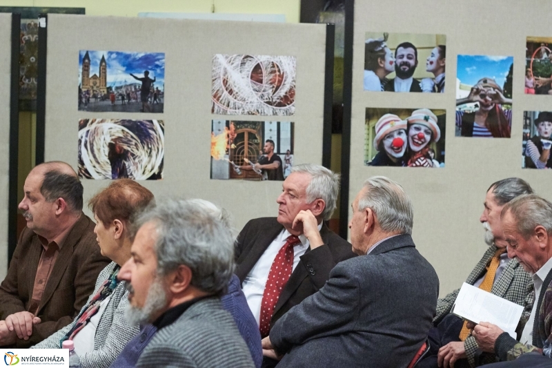 Megjelent a megyei Szemle - fotó Szarka Lajos