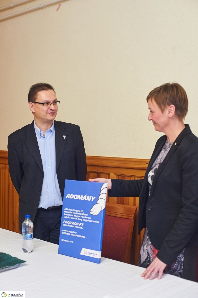 Adomány a Michelin-től - fotó Szarka Lajos