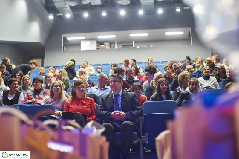 Gyermekjóléti karácsony - fotó Szarka Lajos