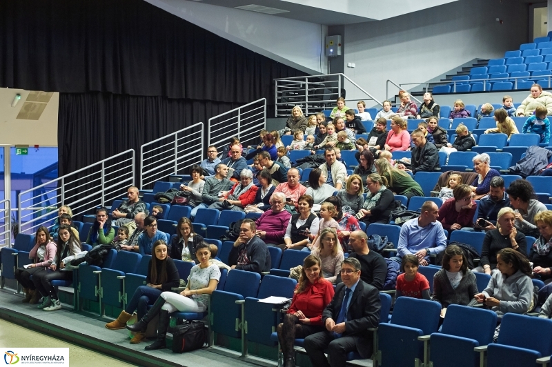 Gyermekjóléti karácsony - fotó Szarka Lajos