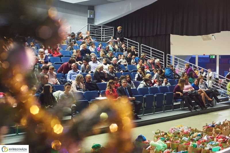 Gyermekjóléti karácsony - fotó Szarka Lajos