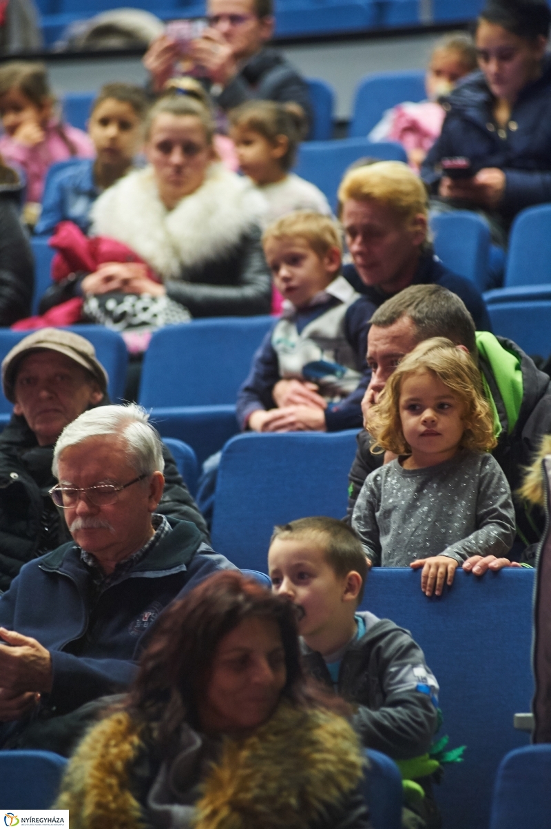 Gyermekjóléti karácsony - fotó Szarka Lajos