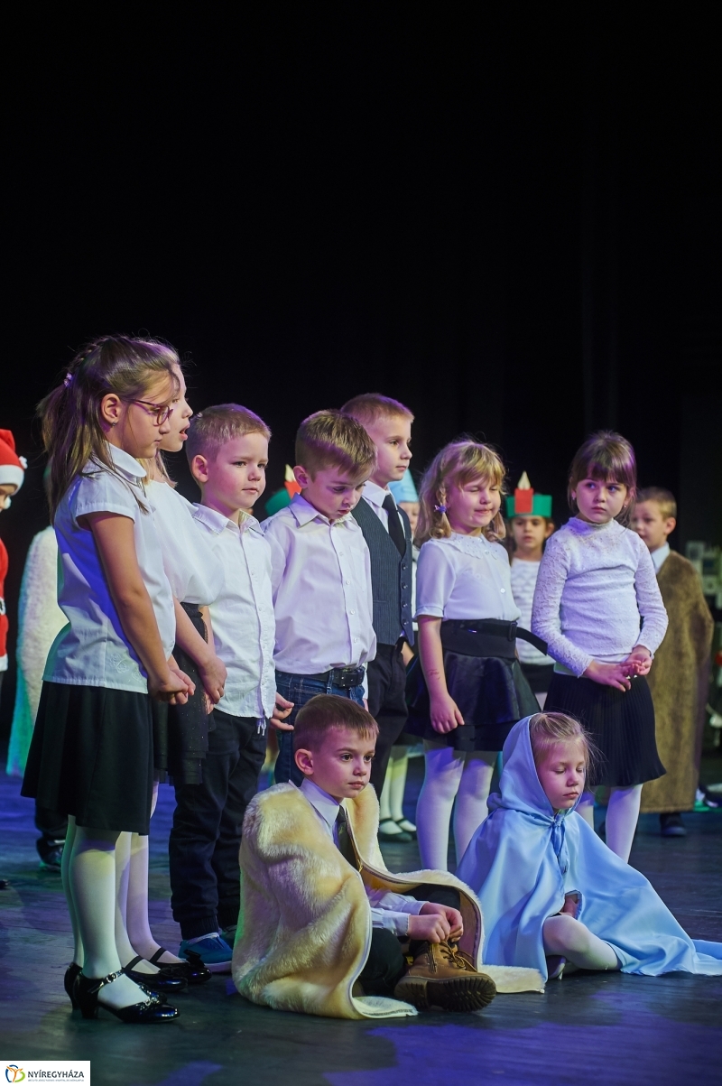 Gyermekjóléti karácsony - fotó Szarka Lajos