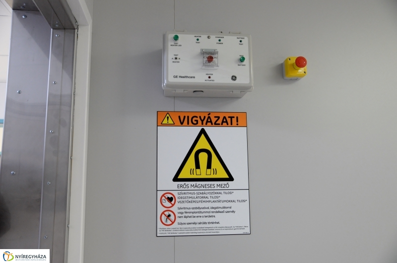 MR-berendezés átadás - fotó Trifonov Éva