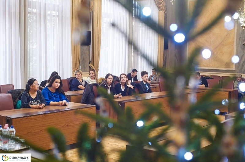 Támogatás rászoruló hallgatóknak - fotó Szarka Lajos