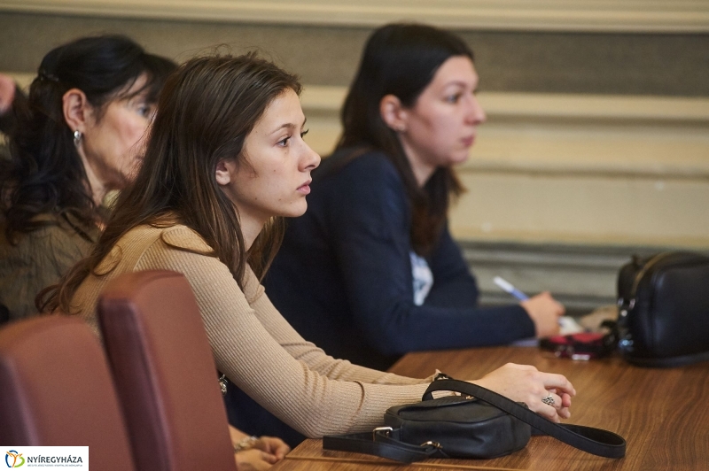 Támogatás rászoruló hallgatóknak - fotó Szarka Lajos