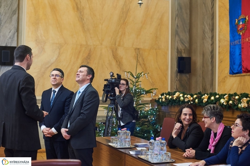 Támogatás rászoruló hallgatóknak - fotó Szarka Lajos