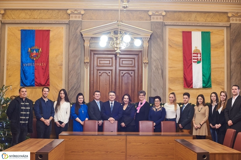 Támogatás rászoruló hallgatóknak - fotó Szarka Lajos