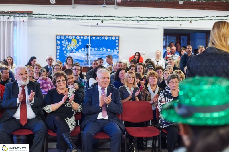 Karácsonyi ünnepség Oroson - fotó Szarka Lajos