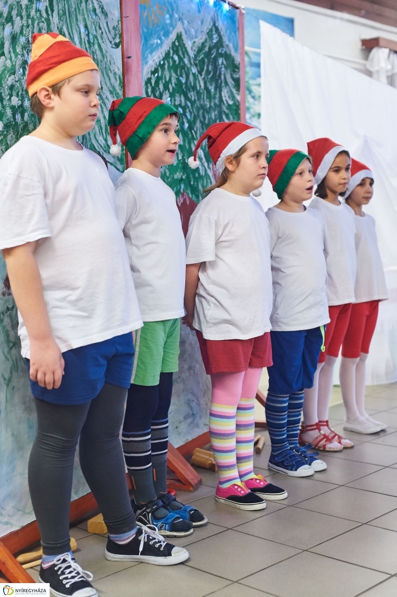 Karácsonyi ünnepség Oroson - fotó Szarka Lajos