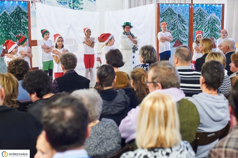 Karácsonyi ünnepség Oroson - fotó Szarka Lajos