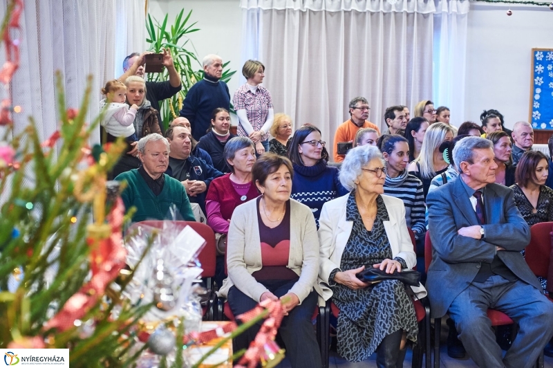 Karácsonyi ünnepség Oroson - fotó Szarka Lajos