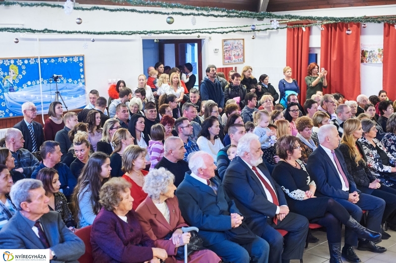 Karácsonyi ünnepség Oroson - fotó Szarka Lajos