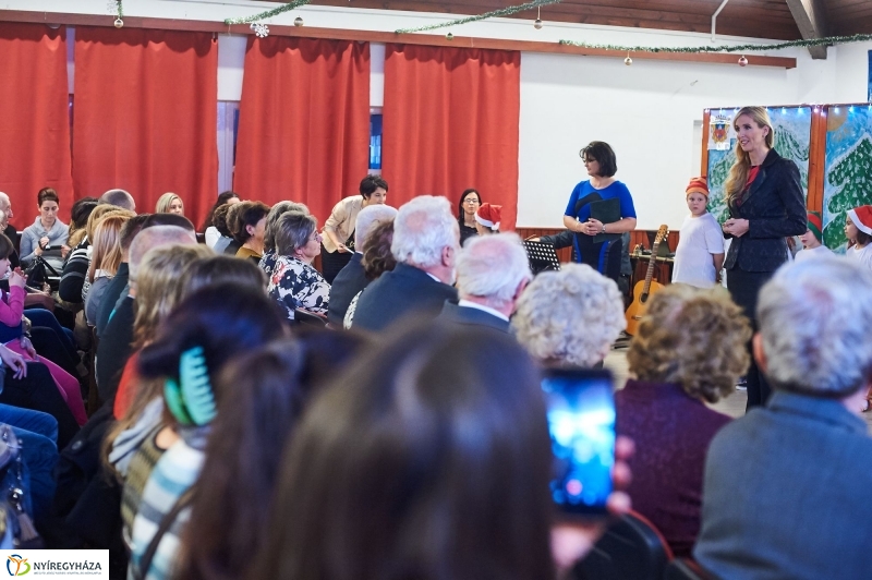 Karácsonyi ünnepség Oroson - fotó Szarka Lajos