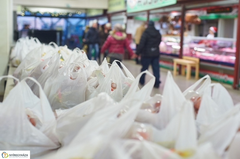 Piaci ajándék - fotó Szarka Lajos