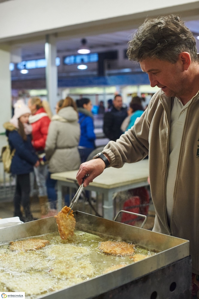 Piaci ajándék - fotó Szarka Lajos
