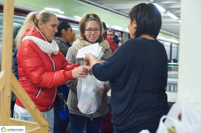 Piaci ajándék - fotó Szarka Lajos