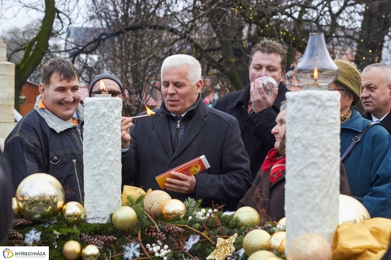 Advent negyedik gyertyája - fotó Szarka Lajos