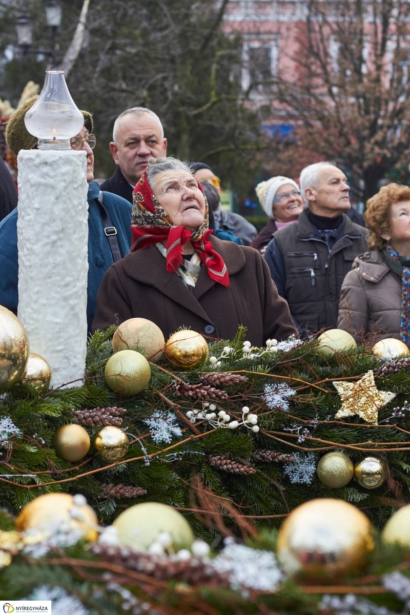 Advent negyedik gyertyája - fotó Szarka Lajos