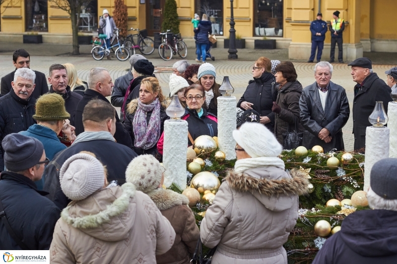 Advent negyedik gyertyája - fotó Szarka Lajos