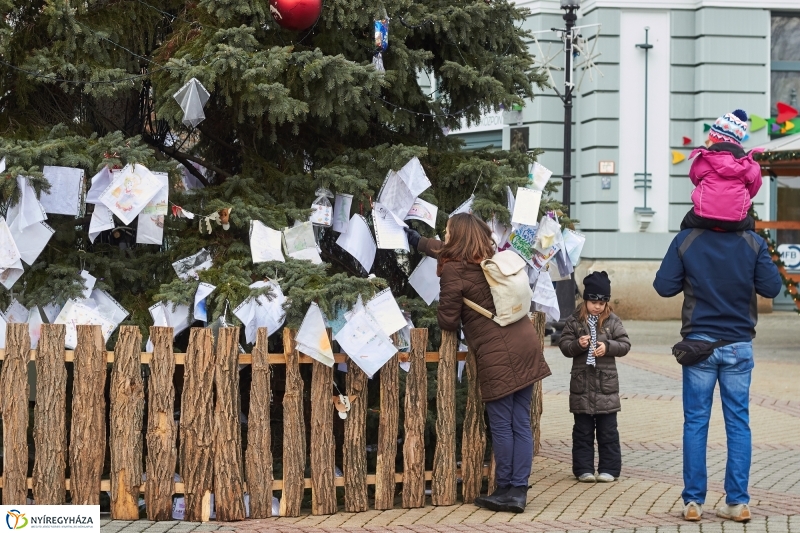 Advent negyedik gyertyája - fotó Szarka Lajos