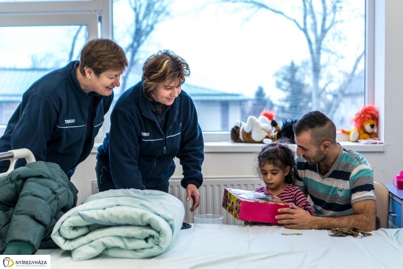 Adomány a gyerekosztálynak - Fotó Kohut Árpád