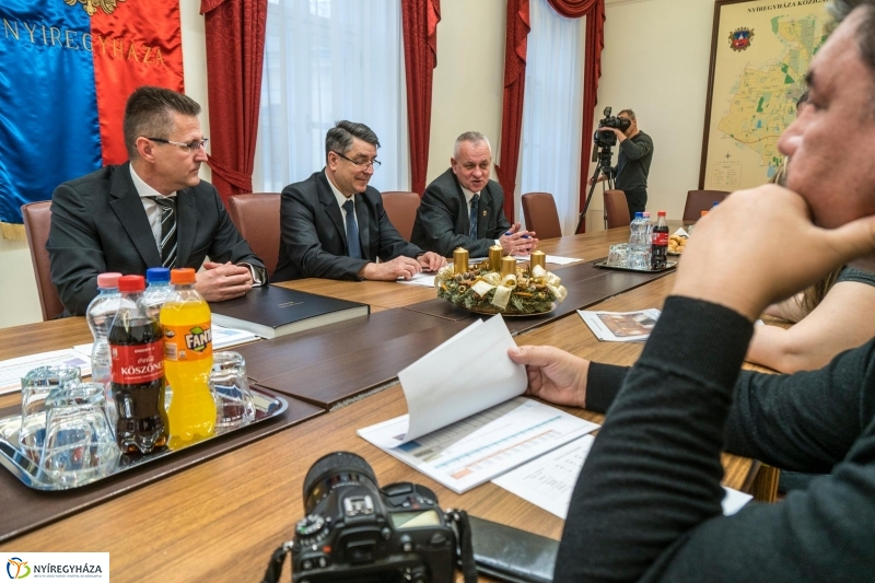 Temetői Főkönyv - fotó Kohut Árpád