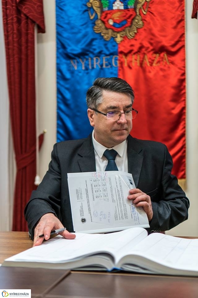 Temetői Főkönyv - fotó Kohut Árpád