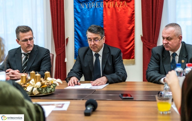 Temetői Főkönyv - fotó Kohut Árpád